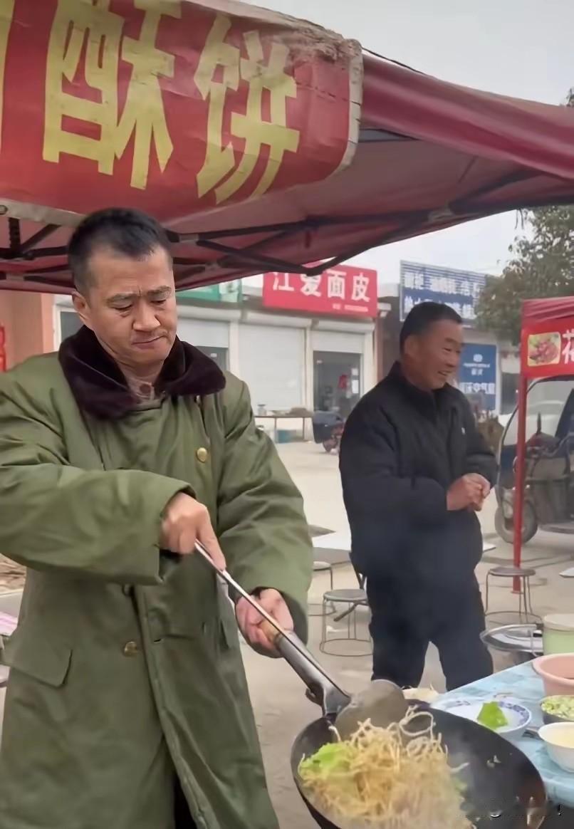演员李嘉明晒真实片酬：不炒作不塌房，才是普通艺人最真实的模样
 
演员李嘉明拍了