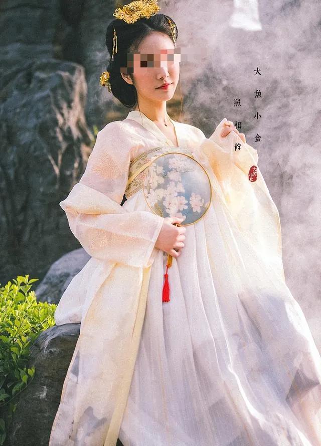 花季女孩就这样走了，席某，还是个精神病人，家里很穷，估计又要不了了之，毕竟他们和