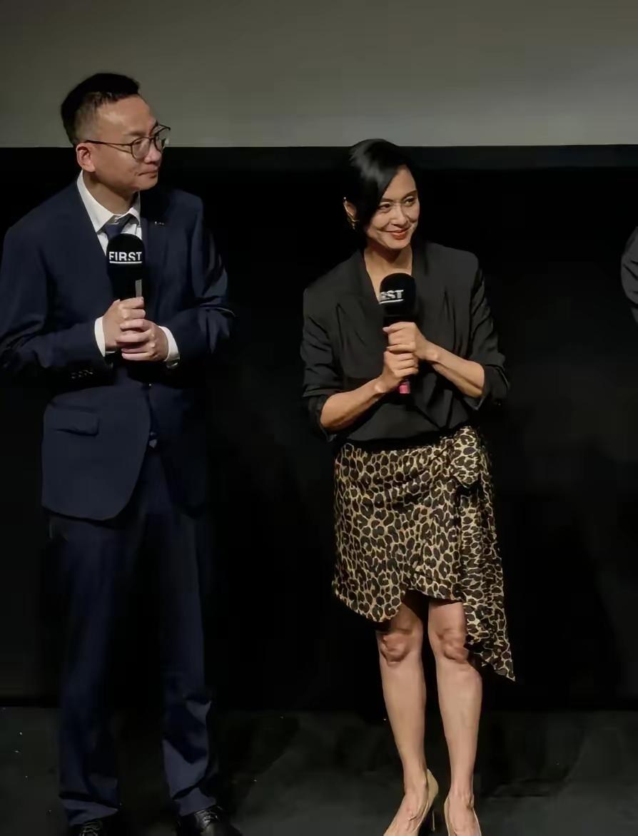 她的五官精致的无人能比，是真漂亮，演过《射雕英雄》你知道她是谁了吗？