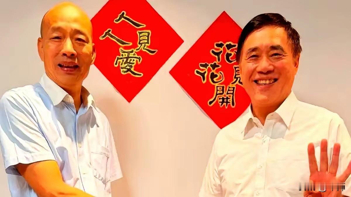韩国瑜：蓝营里那股绕不开的“烟火气”

韩国瑜一出现，蓝营内部就安静了。
​他没