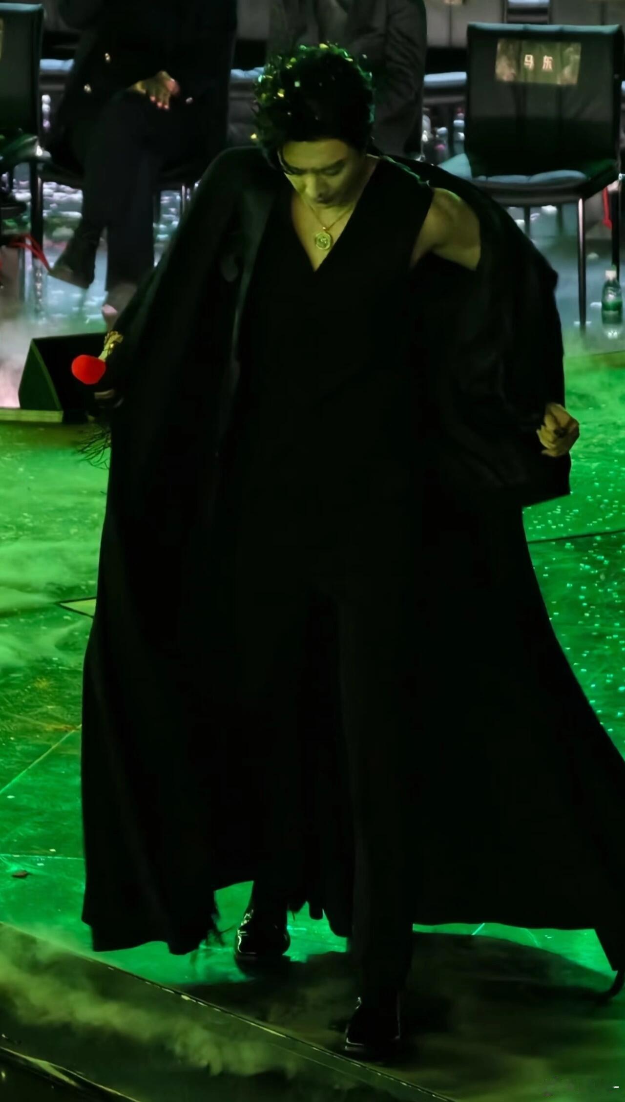 张凌赫嘴唇厚的优势刘宇宁好像会读唇语刘宇宁疑似偷偷进修唇语课？搭档张凌赫厚唇加持