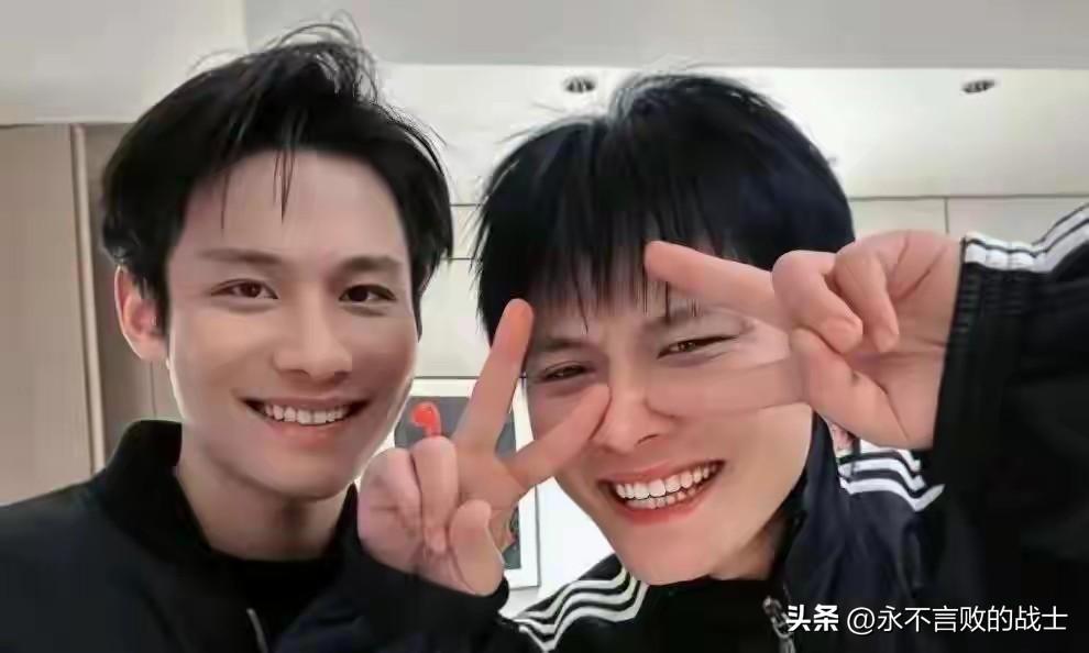 疯狂小杨哥又回来了，但这次不是“原号复活”。

停播两年后，疯狂小杨哥、大杨哥正