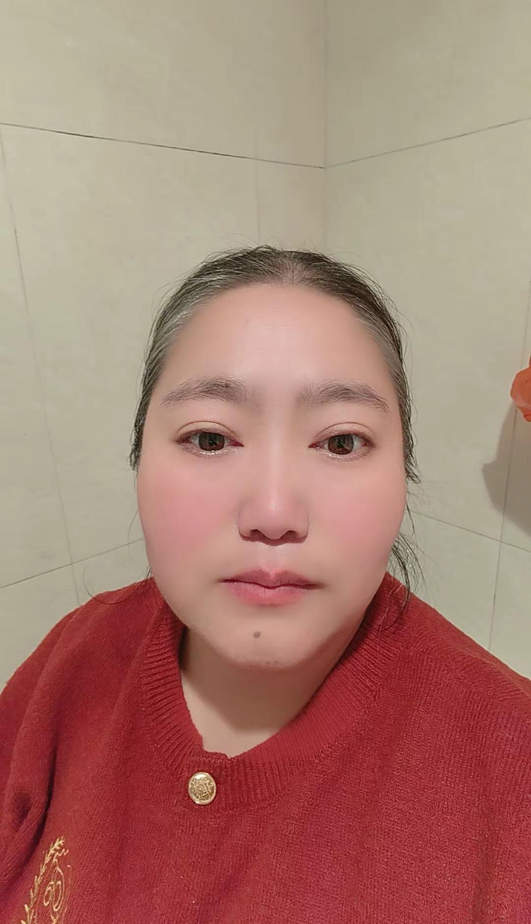 酒量是差的，爱喝是假的，只有氛围是真的！✨ 若没有一点爱好，拿什么治愈这疲惫又琐