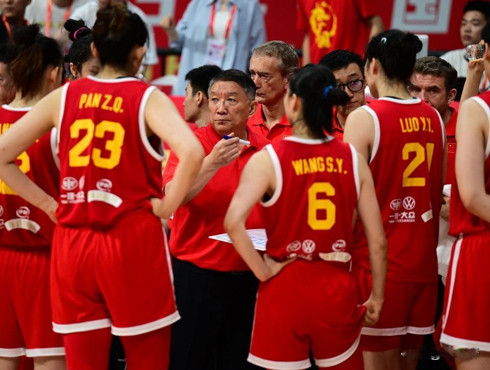 中国女篮在西安以90:81击败西班牙尤文特队，这场胜利成为宫鲁鸣换血计划的生动注
