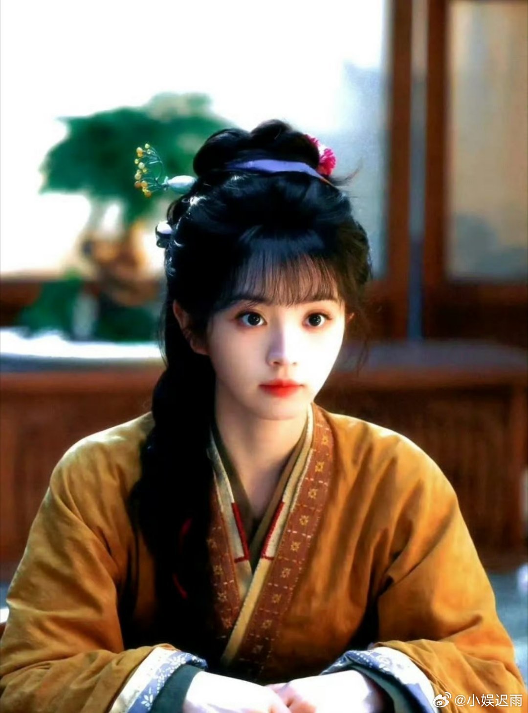 不能给虞书欣的造型弄的少女一些吗 田曦薇的就很少女 