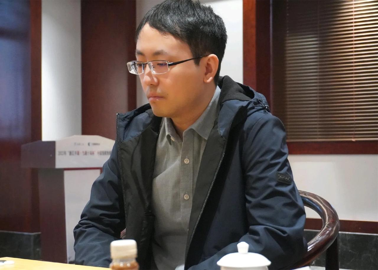 可惜了~应氏杯选拔赛时越惜败杨鼎新


第10届应氏杯中国选拔赛第五轮，同为3胜