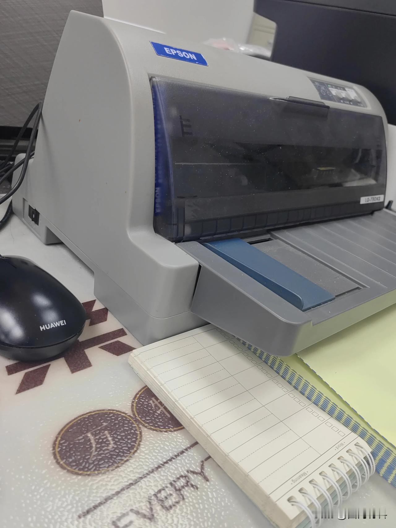 #上联: 忙忙碌碌人间客，求下联#慢慢悠悠磨洋工[捂脸][捂脸]#你的下联最赞#