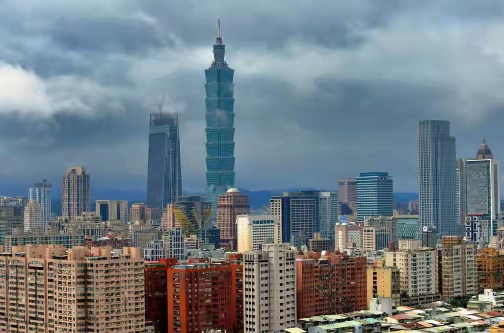 两岸和平统一的核心难点集中在外部势力干涉、岛内政治与民意分歧、历史遗留隔阂三个层