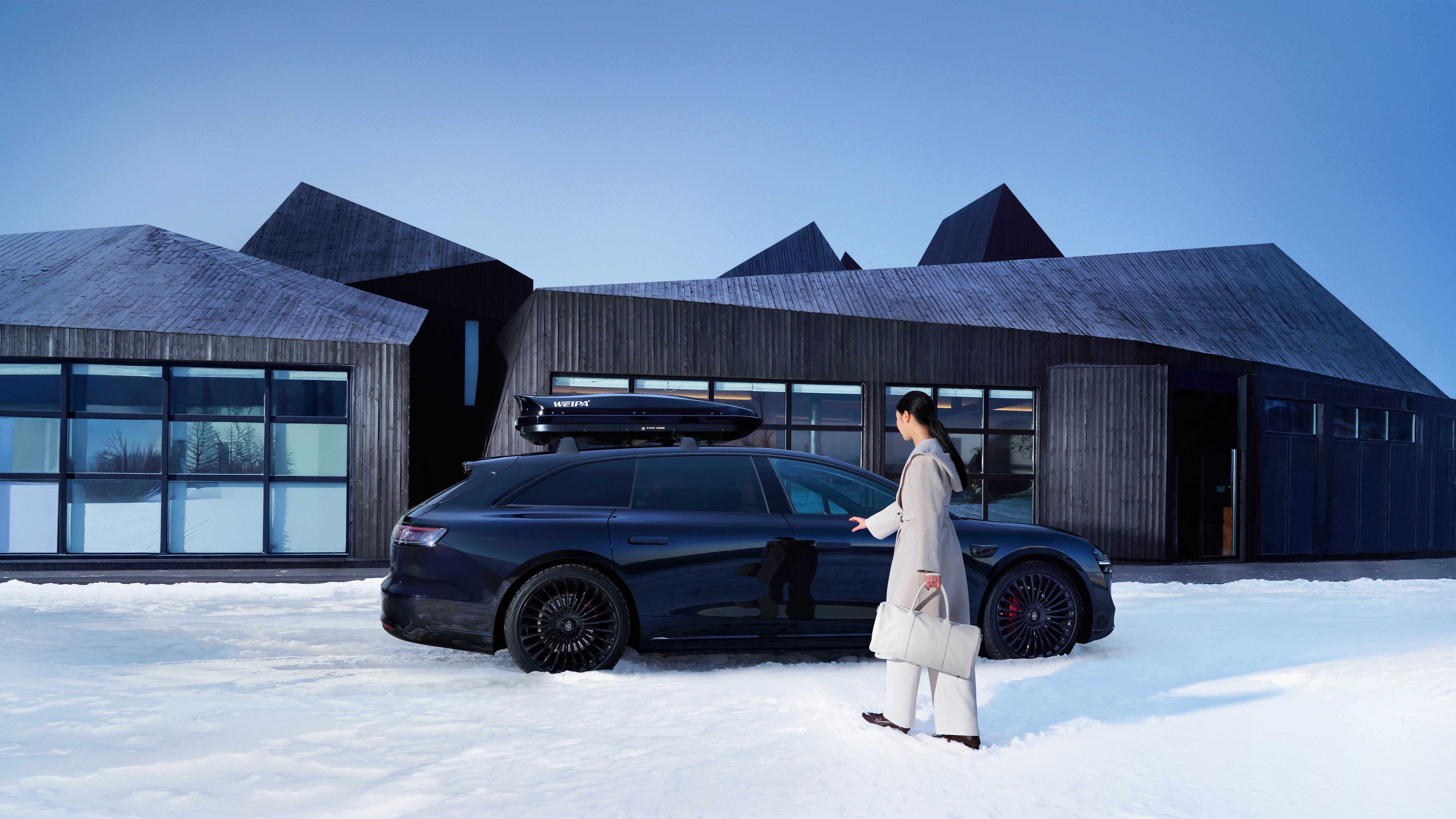 这三张享界S9/9T的图拍得不错黑武士S9T适合男生，红色S9适合女生，这对组合