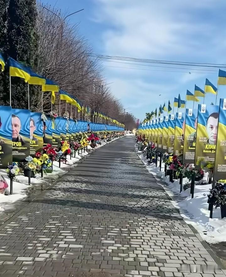 壮烈！

有人说：“假如还有荣耀，这里便是荣耀的丰碑，假如还有英烈，这里便是他们