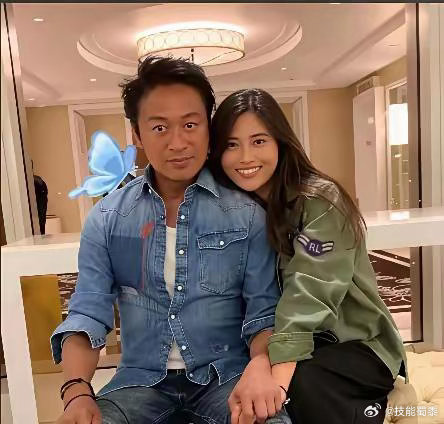 64岁马景涛陪38岁女朋友见家长，一家人一起吃了饭，他与准岳父同龄，两人相谈甚欢