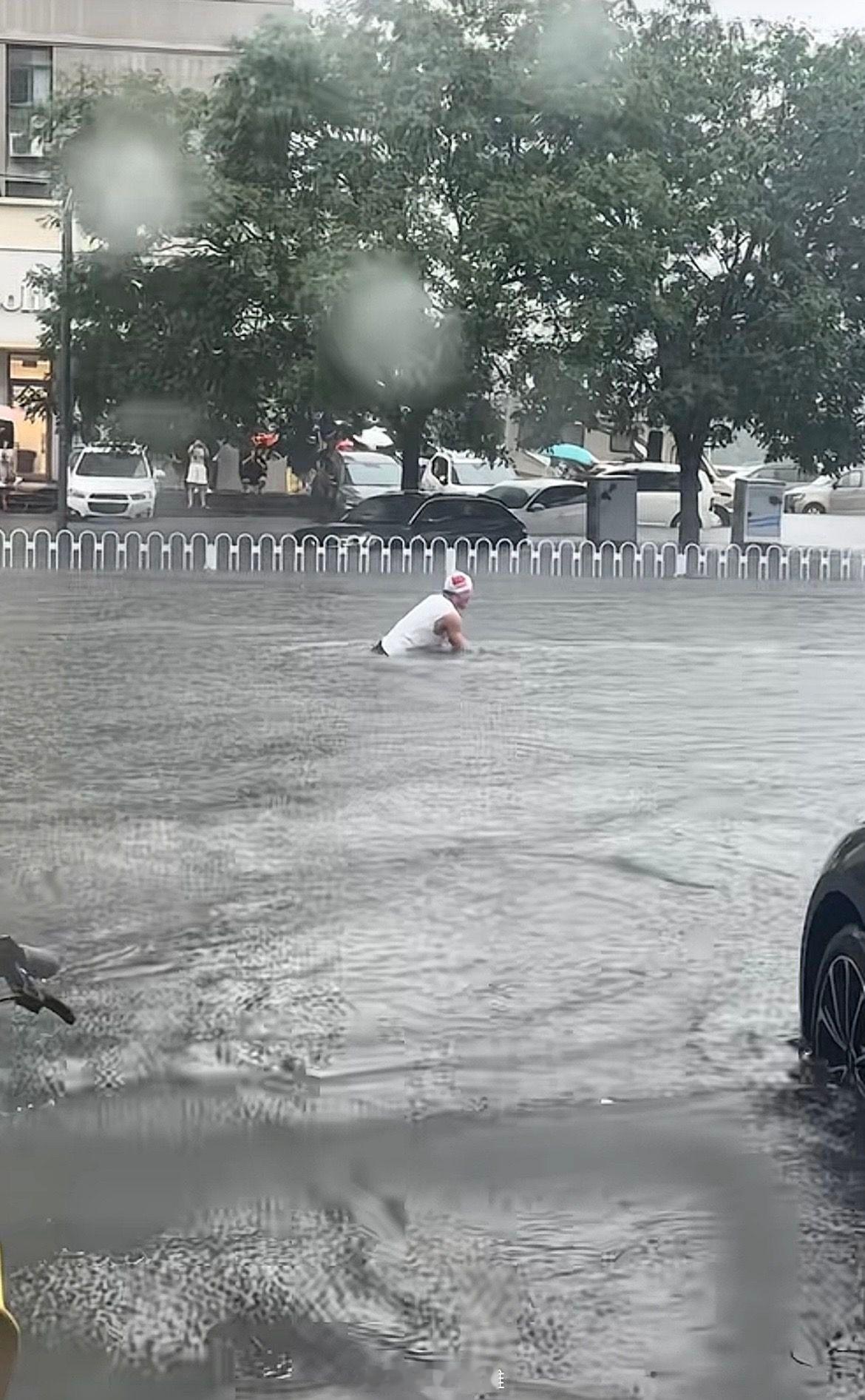 沈洋大舞台 有活你就来 上图😂沈阳百年一遇暴雨