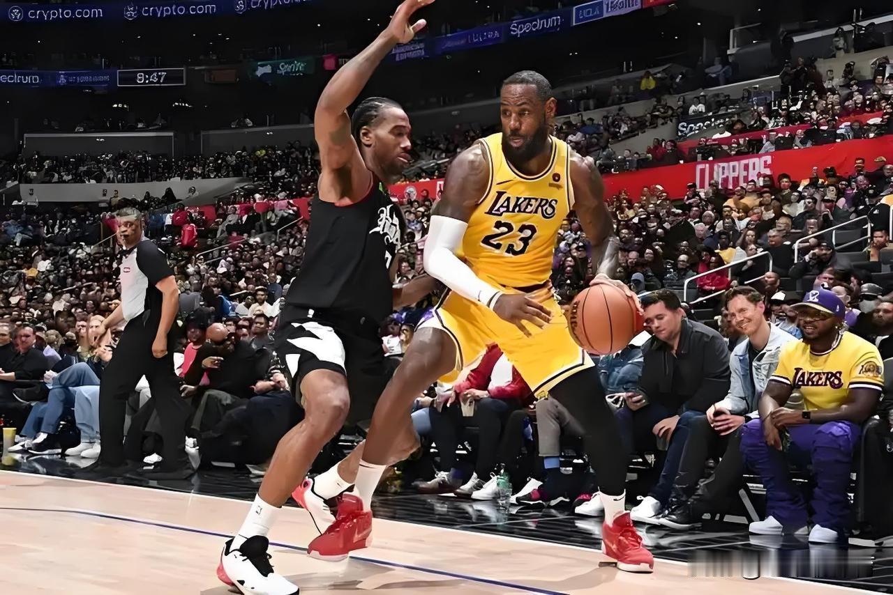 别看快船战绩差，同城德比未必输！
本赛季目前为止快船队仅仅取得5胜12负的战绩，