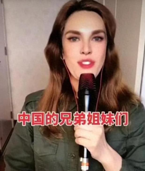 骗完粉丝又想靠公益洗白？造假冒充外国人，演唱会假唱，跑到河南蹭公益直接被拦下！