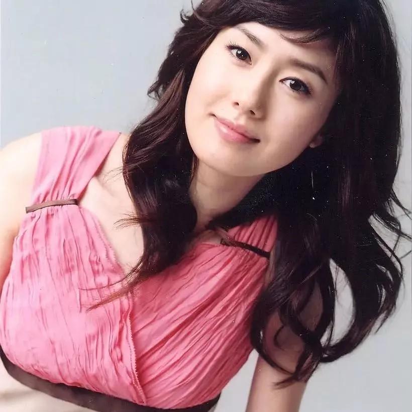 甜美粉色连衣裙，少女心爆棚💖