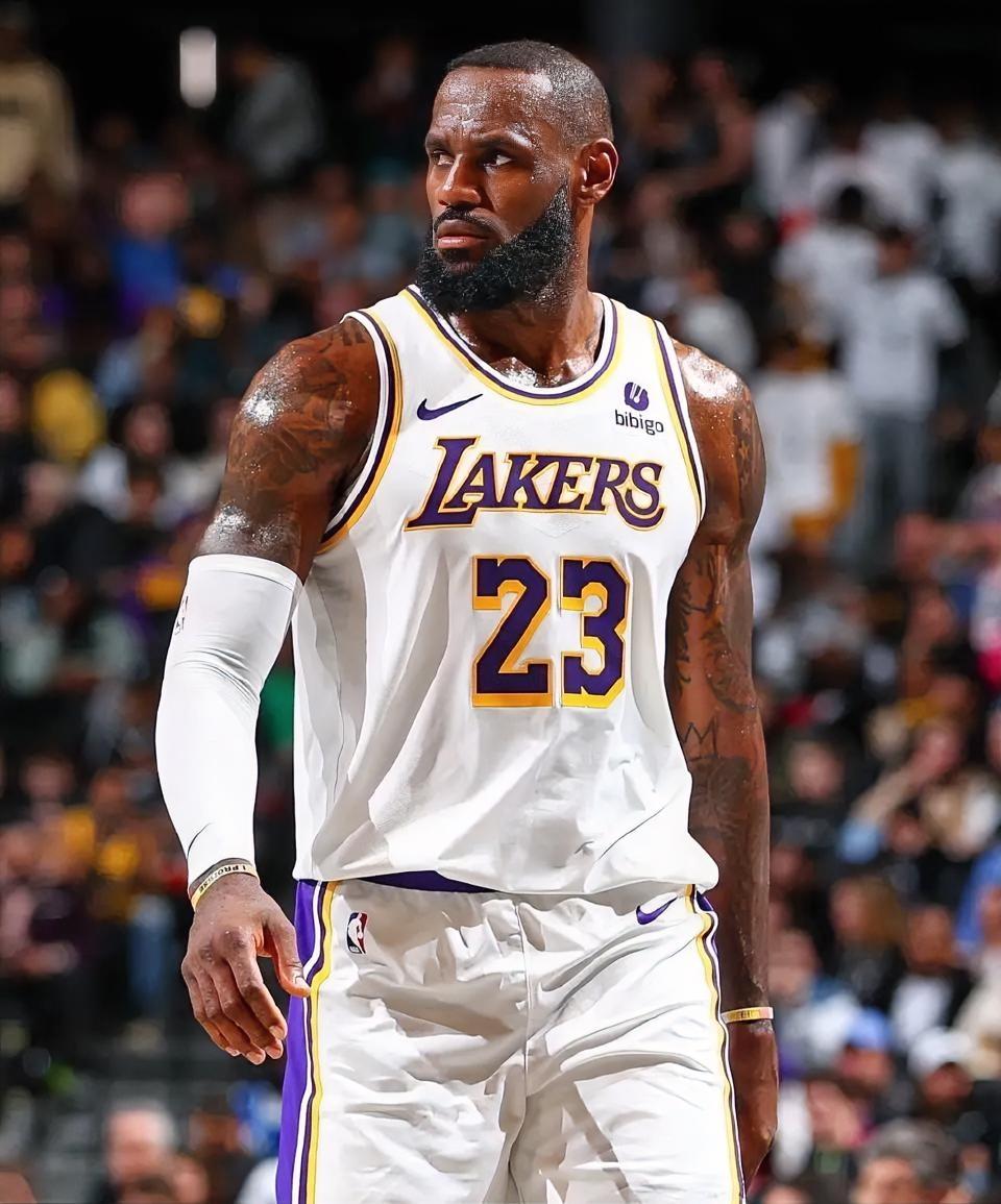 太精彩了，湖人123-120险胜猛龙，这3位球员为赢球立了大功！
 
1.里夫斯