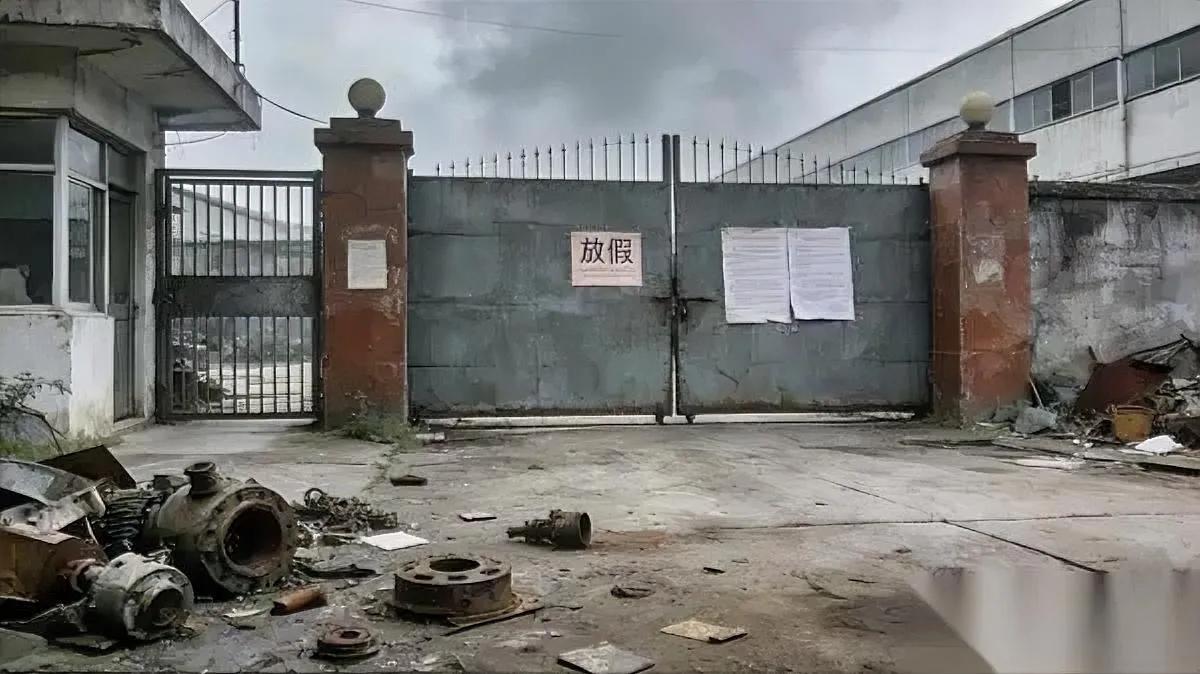 惠州最近有点“冷”

不是天气，是工厂

好多工人突然没活干了——

以前车间机