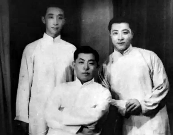 张学铭是张作霖次子，因出生时的传说，被父亲视作“讨债鬼”，不受待见。他性情文静，