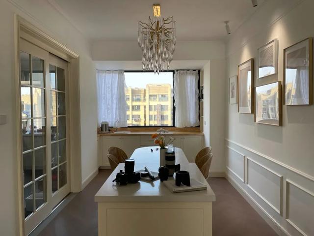 170㎡法式简约，简单洁净的空间，轻松自然的质感