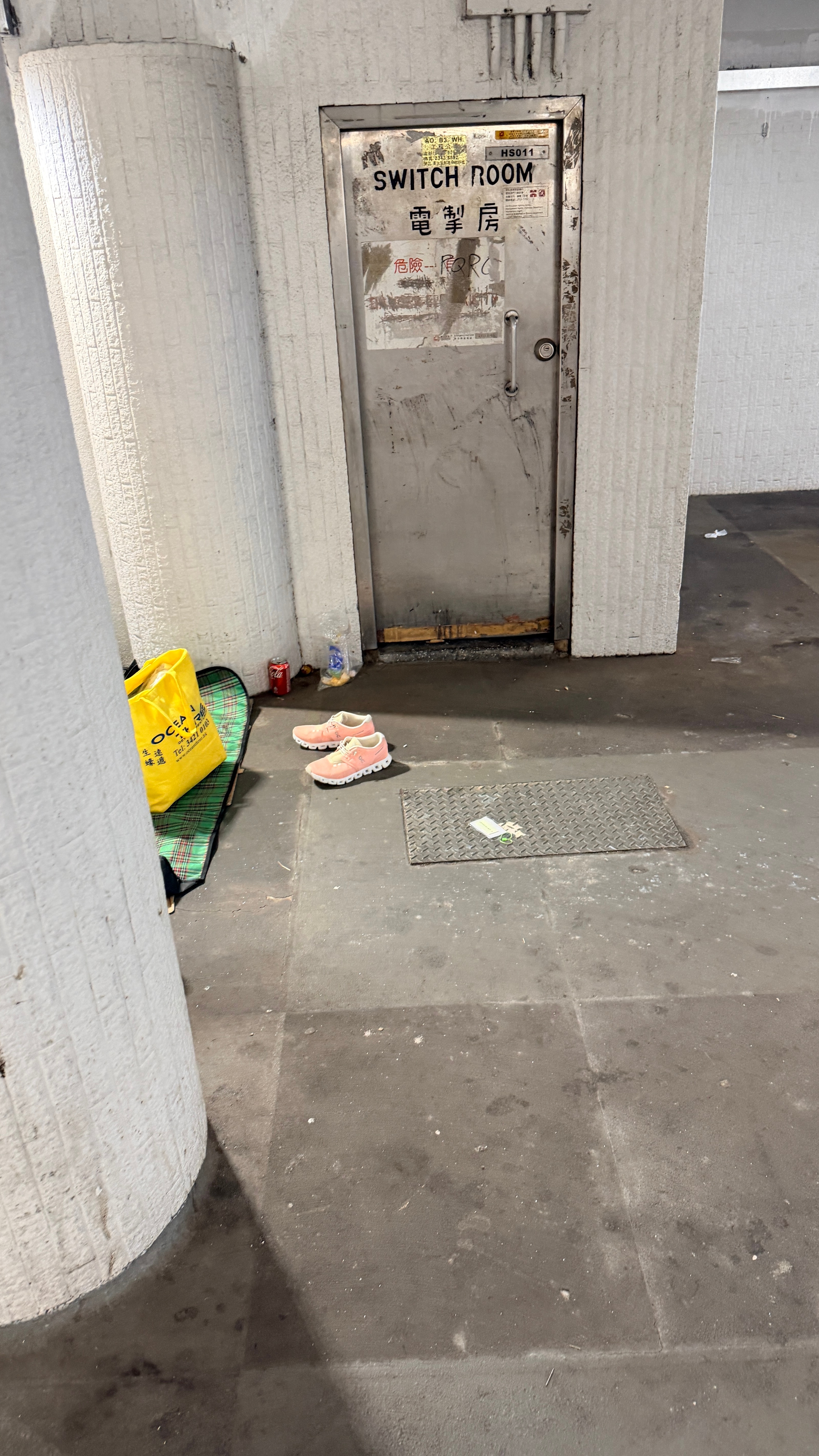 菲佣都穿昂跑的 香港·皇后像广场花园