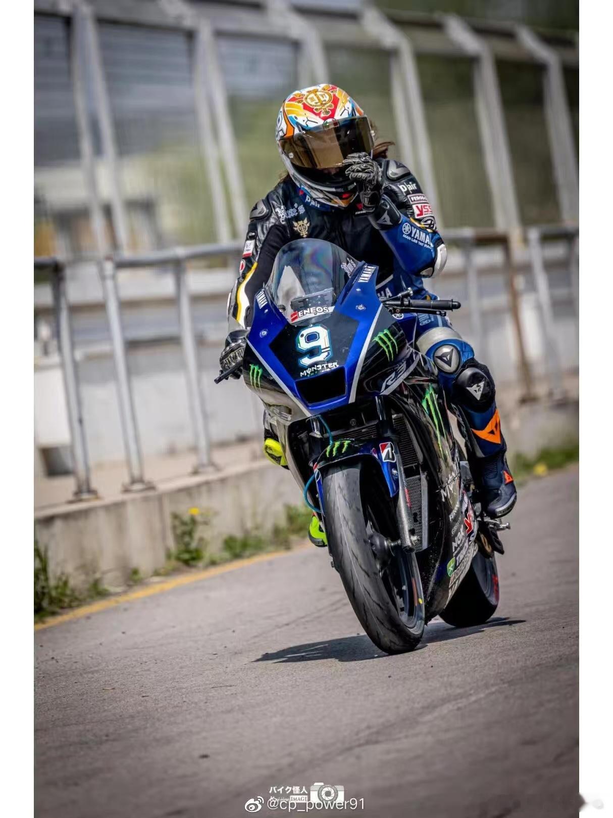 尹正自曝把摩托车全卖了 你们喜剧人的嘴真的是反转无数，前一秒还感动着“车有灵魂”