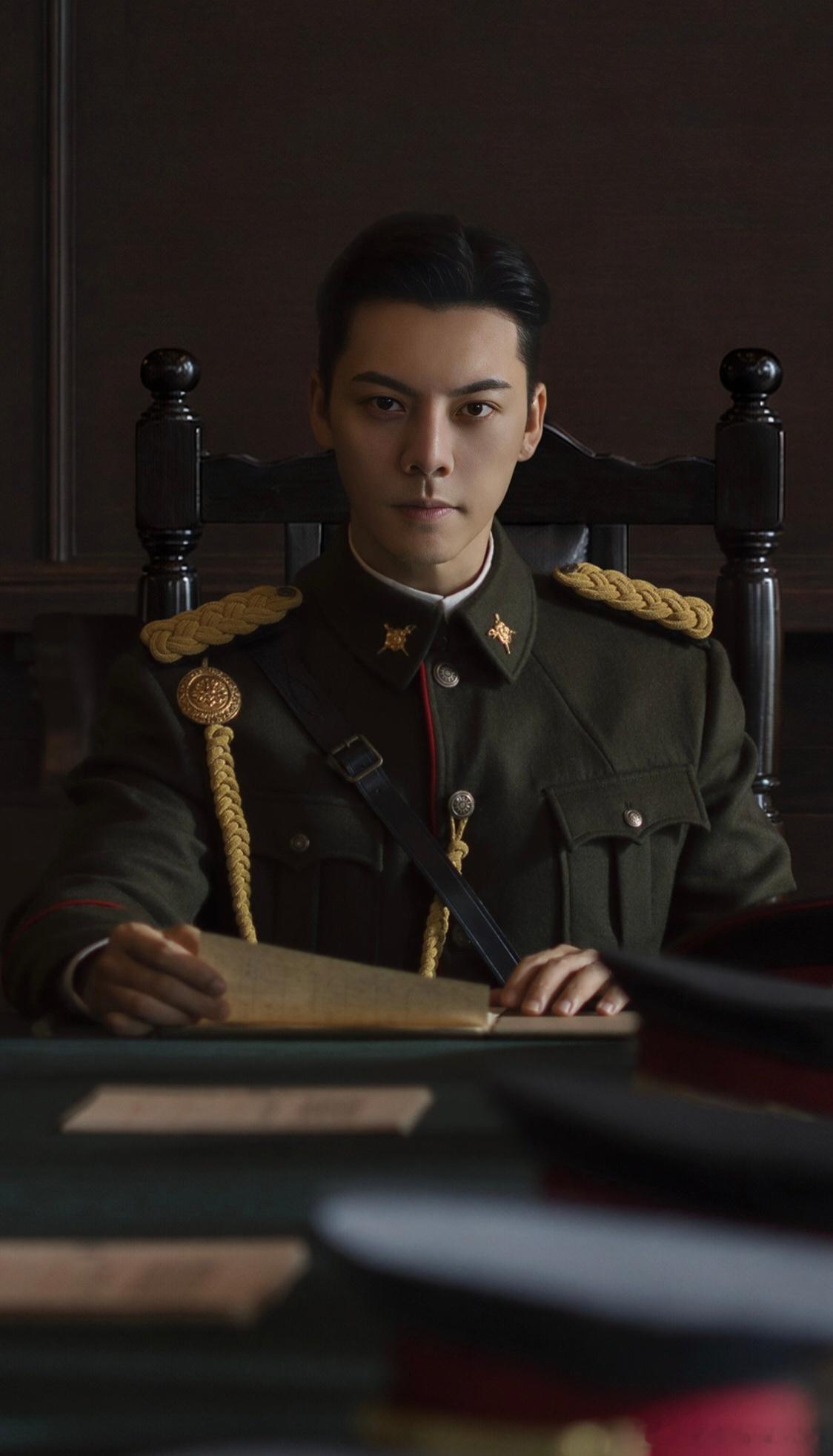 陈伟霆为九门十年不接军装戏 这么敬业，这么尊重角色的演员真的非常少见。难怪张启山