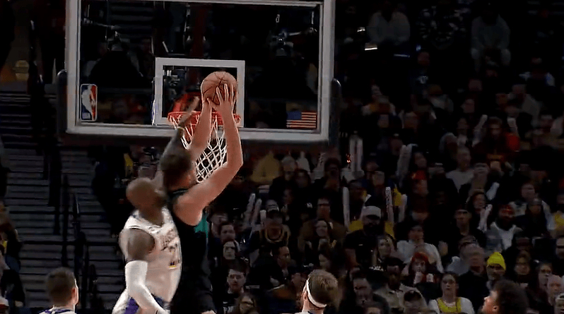 ▲打头有力度，肘击有温度 