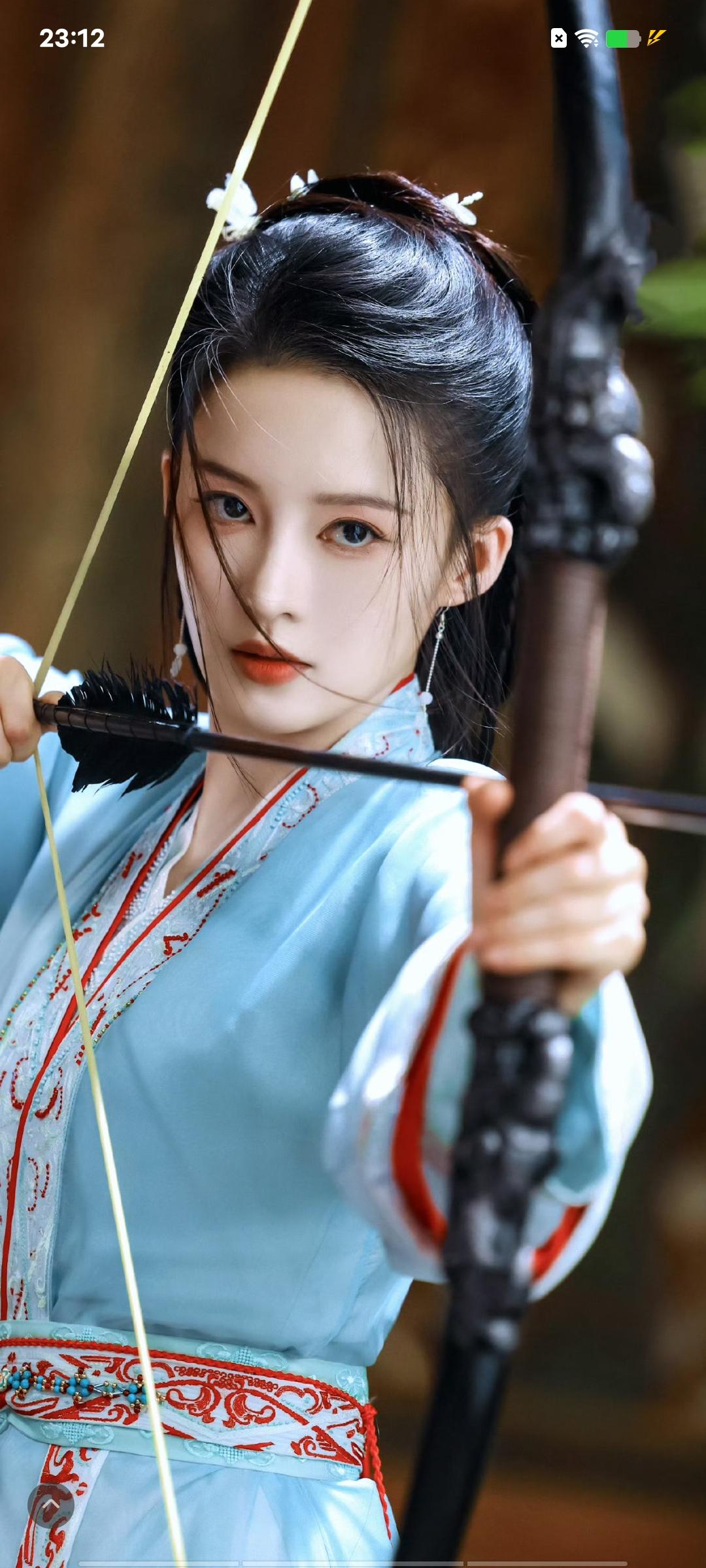 付一笑，李沁为观众塑造了一位立体而鲜明的女将军形象。  她威风凛凛、杀...