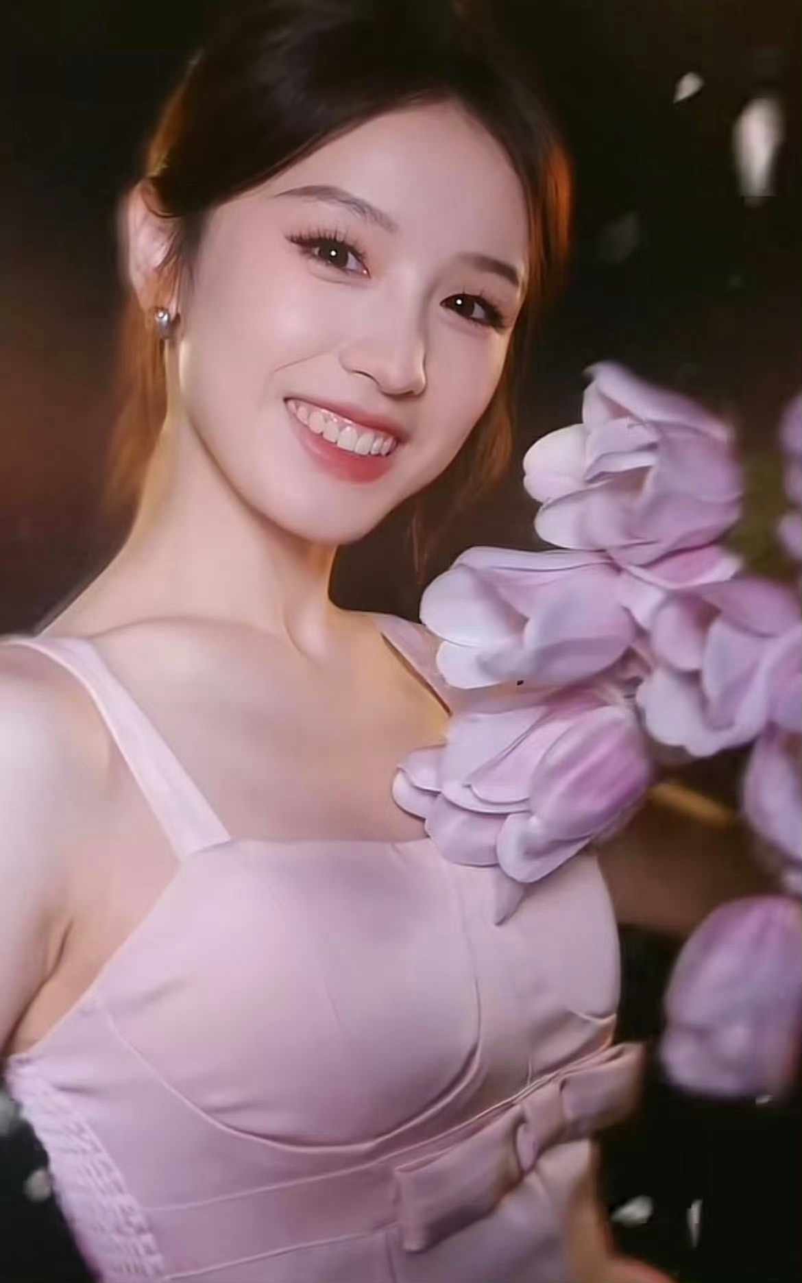 张雅琪穿睡衣去花少二面 挺佩服她的勇气的～期待姐姐呀 ​​​