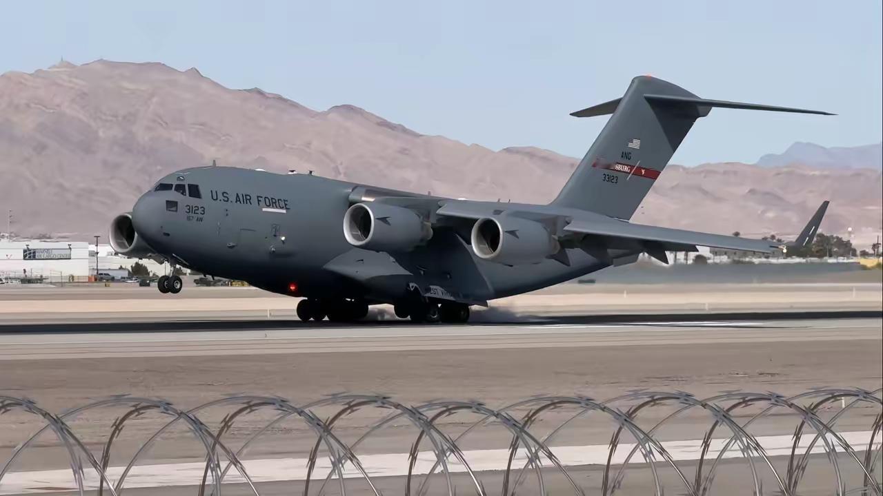 伊朗可能被骗了！
4月8日，据各大航空追踪网站的最新数据显示，美军的C-17A“