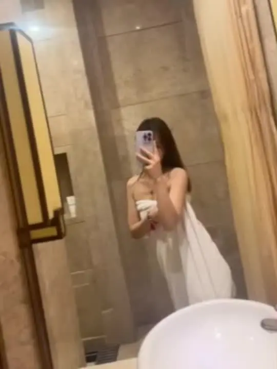 “人生所有的成熟，都是从失去开始的 ，一个人有多能忍 就能有多狠 不怕...