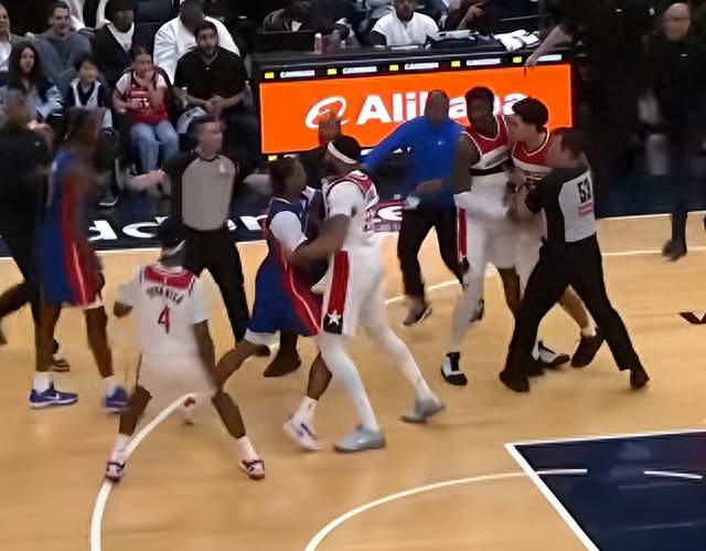两人被驱逐！144分血洗！23次失误还赢球，今日NBA季前赛太炸了