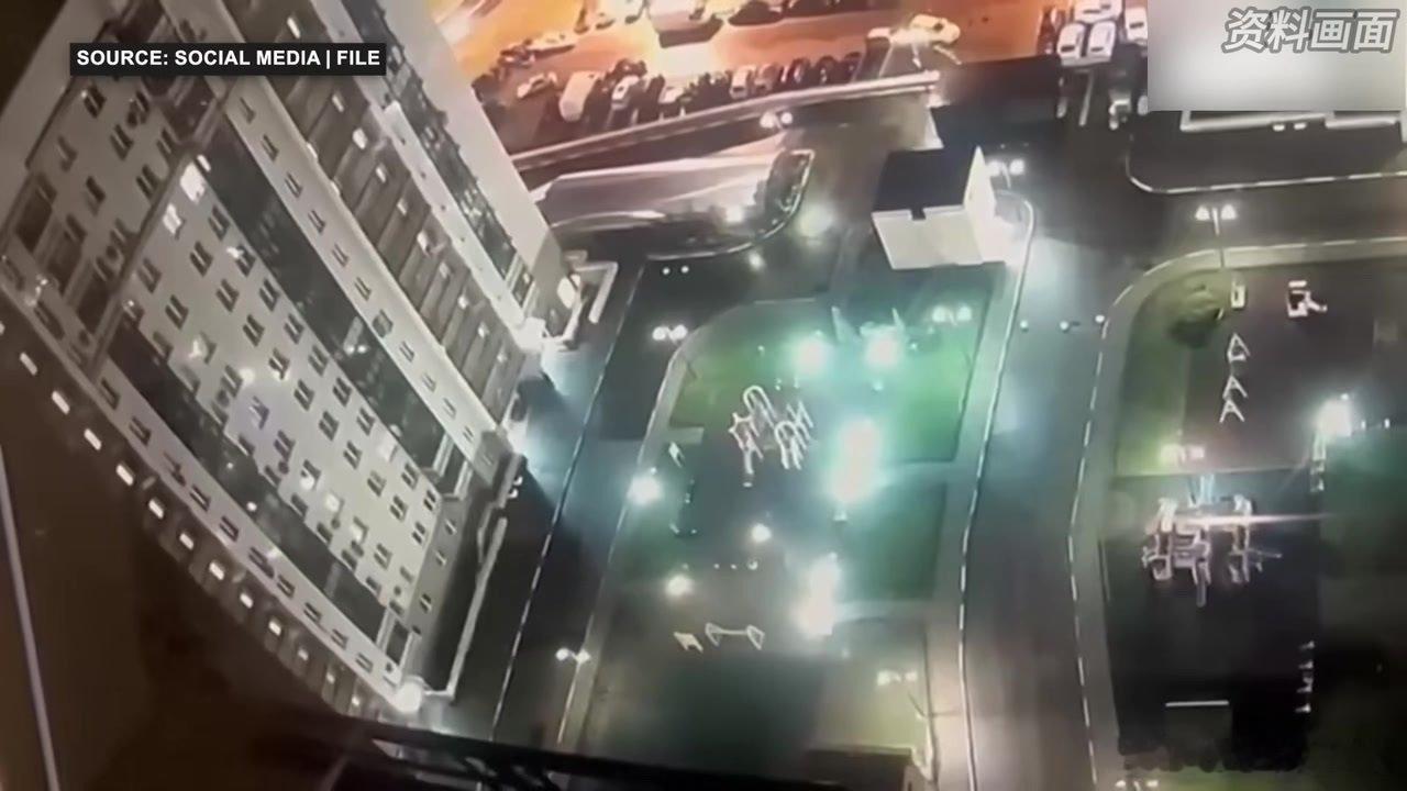 凤凰新闻【乌克兰无人机袭击俄罗斯首都：对莫斯科的两大机场发动大规模攻击】来自​​