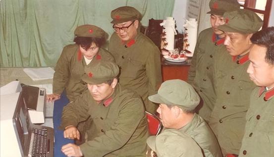 上级把他从师长平调军副参谋长，领导：到军部作用大！10个月转正
“1980年6月