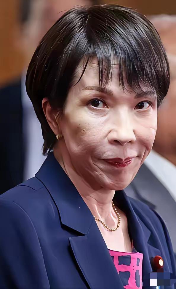 一片哗然！高市早苗乐极生悲，再次爆出丑闻。日本多家媒体披露，高市早苗带领日本自民