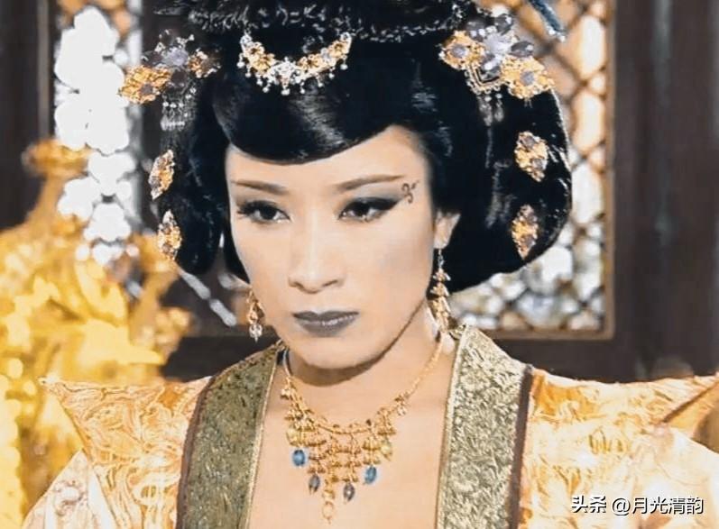 1164年，李凤娘正式聘为恭王妃，封荣国夫人，后又改封定国夫人。乾道四年，她生下