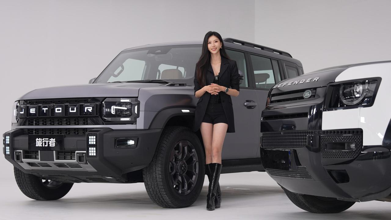 捷途旅行者车尾门各部位功能详解
左右两侧：挂钩 + 杯架这俩是尾门里的 “隐藏小