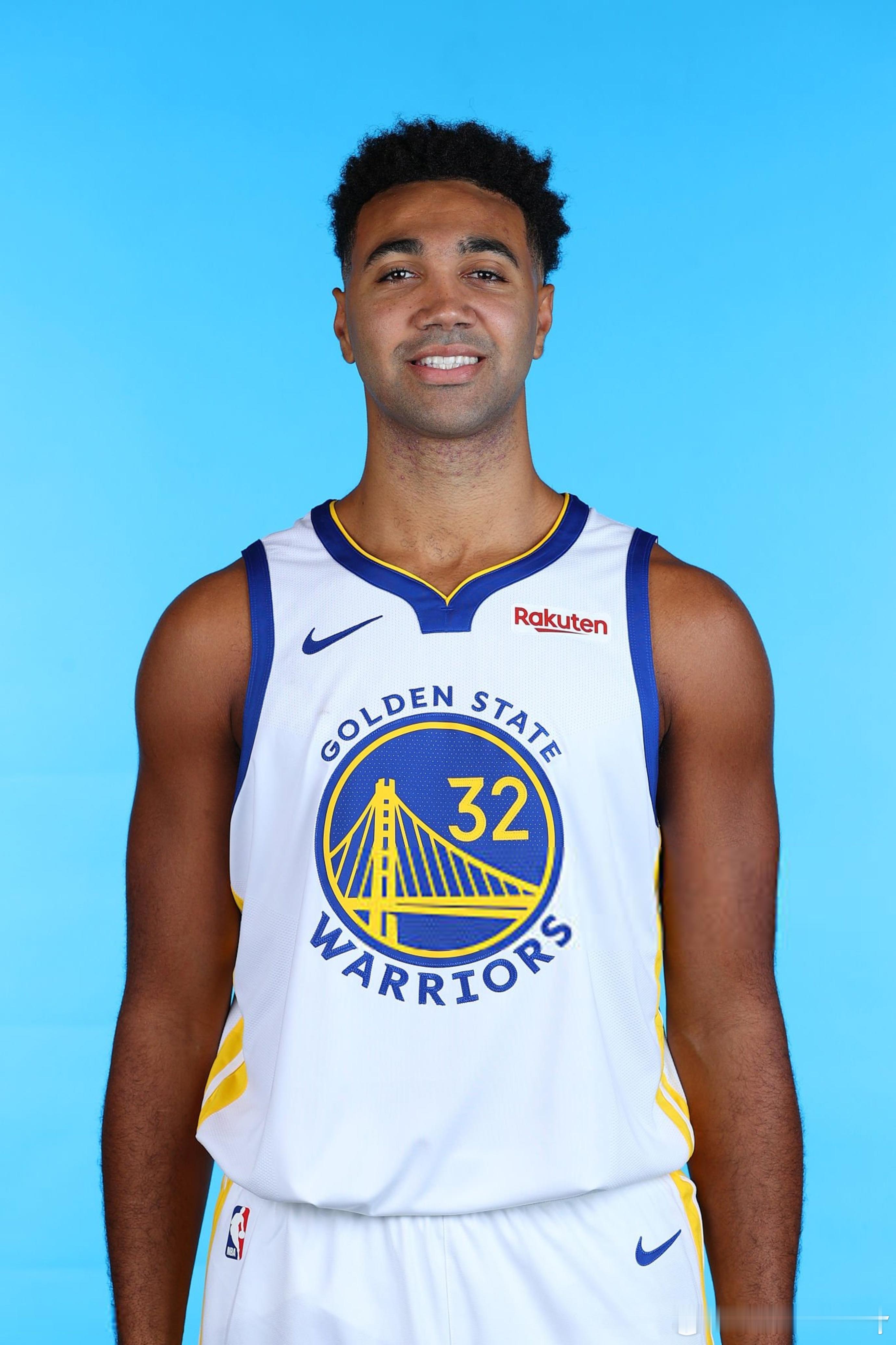 突发，TJD缺席今天比赛！！！左膝酸痛。😳 