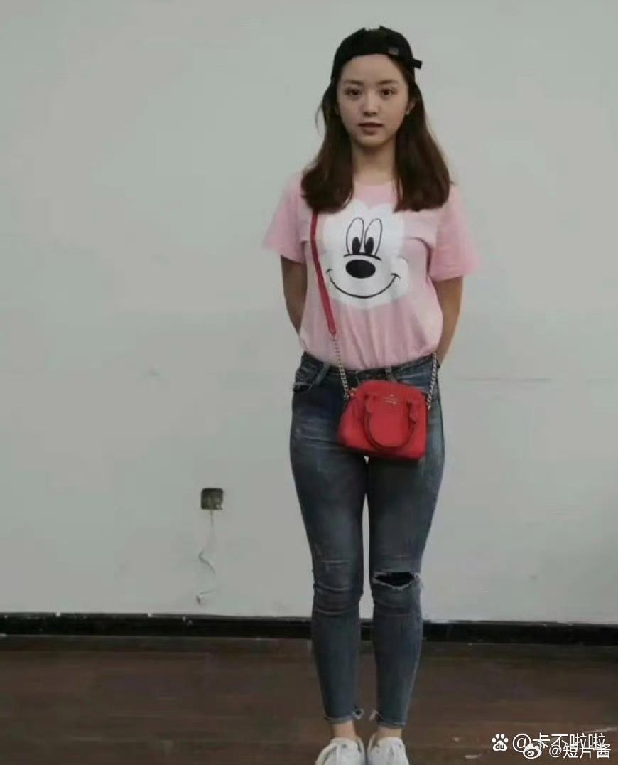 田曦薇素颜 果然明星就是明星 