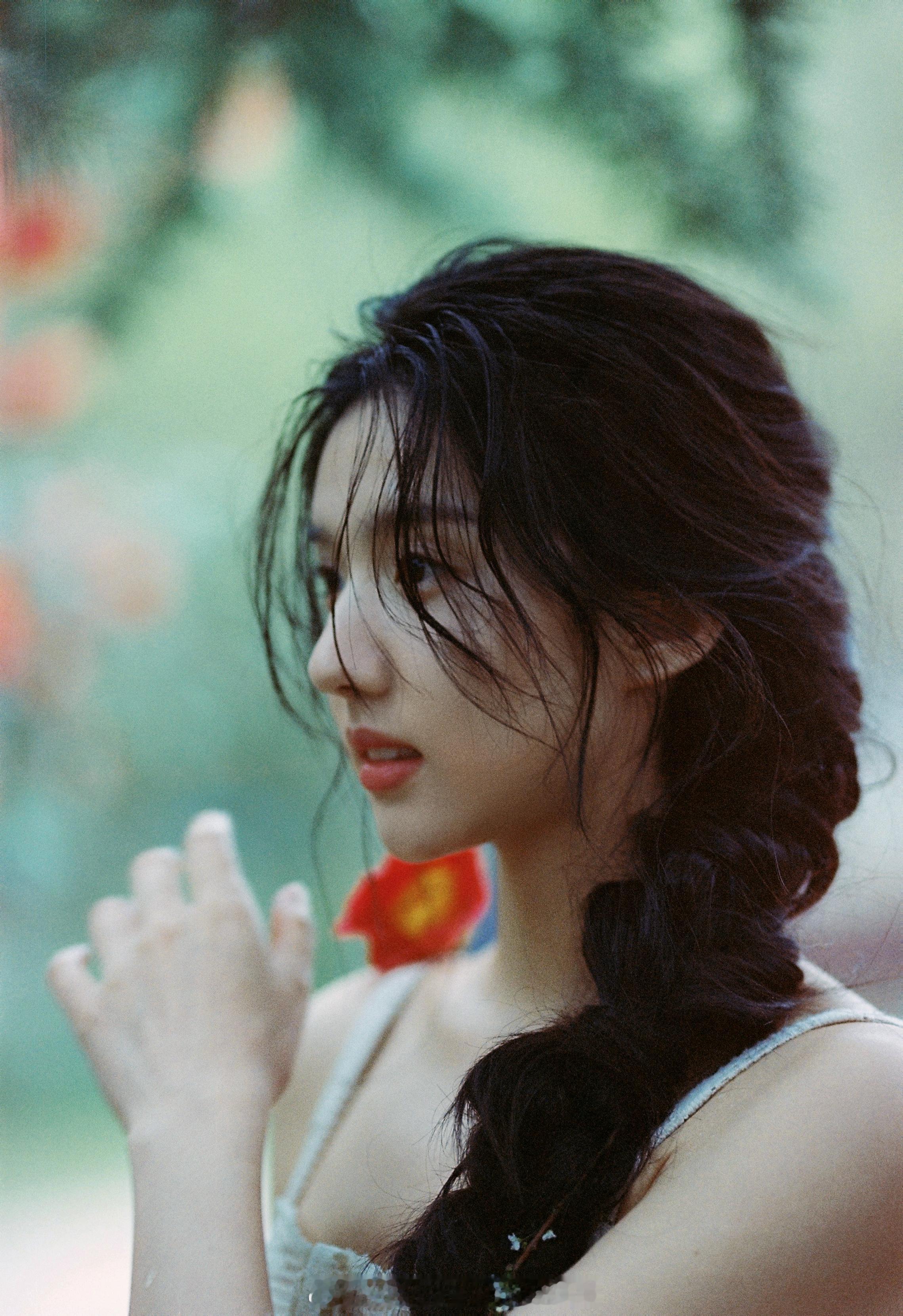 苏晓彤最新营业大片，氧气清新感十足，甜美又清冷！！