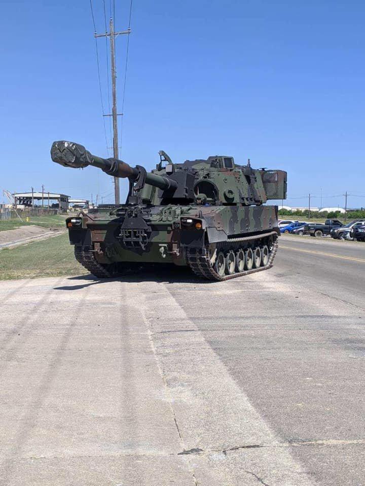 当地时间2025年12月17日，美国当局批准向中国台湾省当局，出口60辆M109