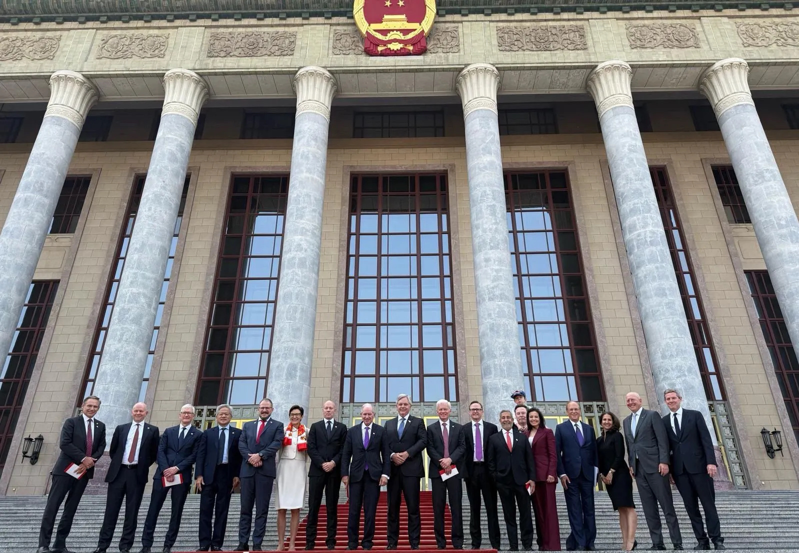 【美国企业家代表团合照】特朗普带领豪华天团，这是对中国最大的尊重。身为中国人，满