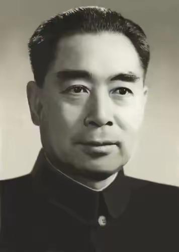 今年1月8日，是周恩来总理逝世50周年的纪念日。今天特找来一幅毛主席书法作品:书