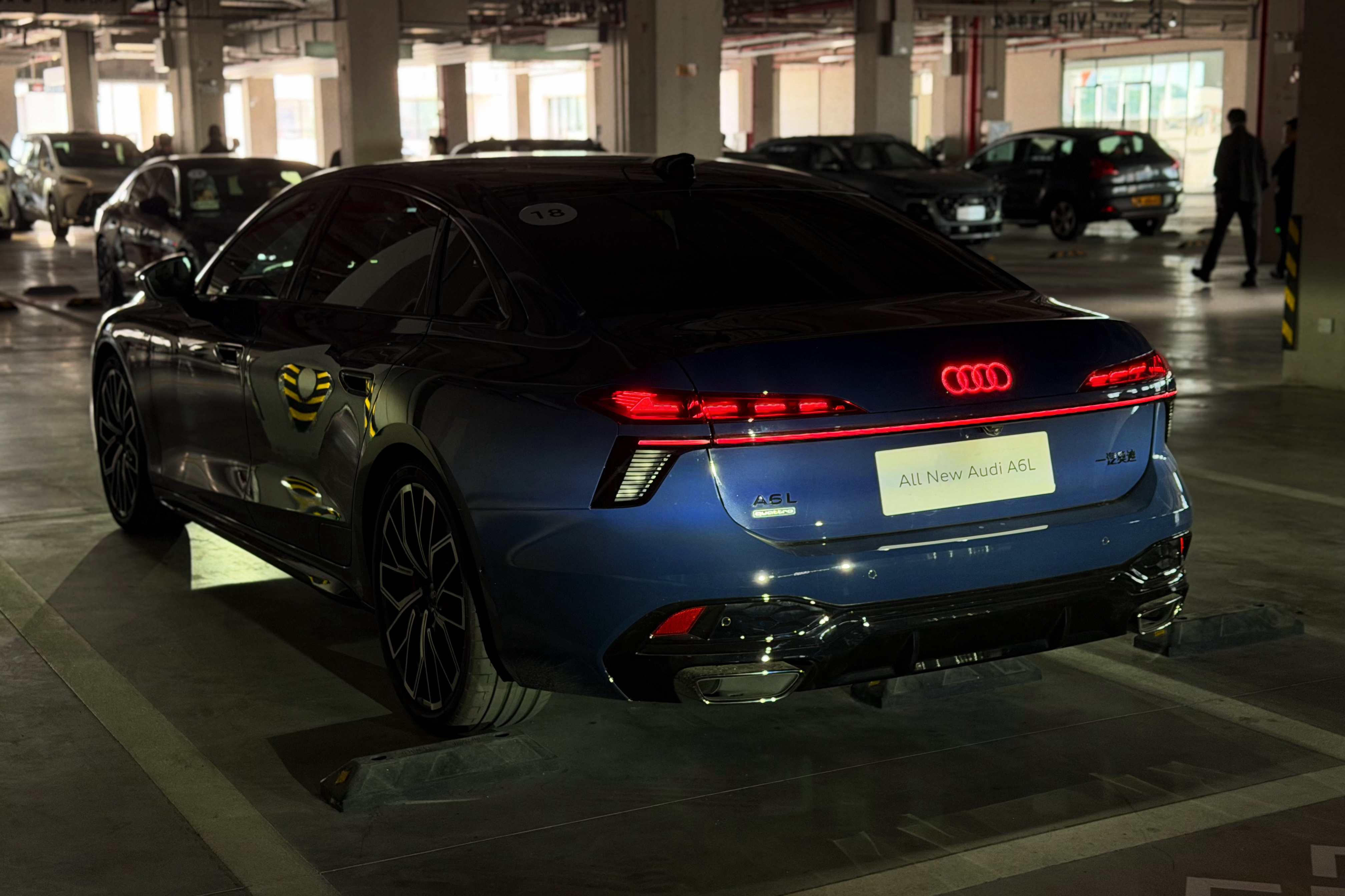 新A6L，这个蓝色耐看  汽场全开