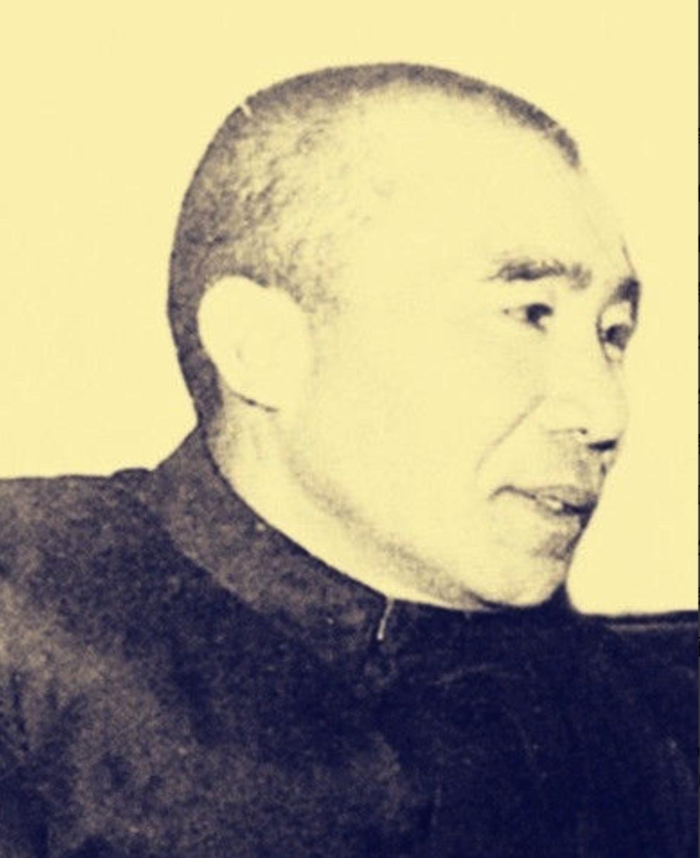 1948 年，蒋介石请王耀武吃饭，宋美龄亲自下厨做了山东菜。吃完饭后，王耀武却对