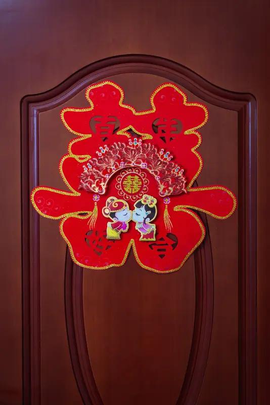 女人最大的底气，
既非娘家，亦非婚姻，
更不是美貌，而是
“靠自己”。
娘家并非