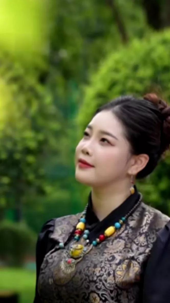 女人啊，怎么算有福，我觉得结完婚不出大力，不到处奔波，有人疼，大树底下好乘凉。结