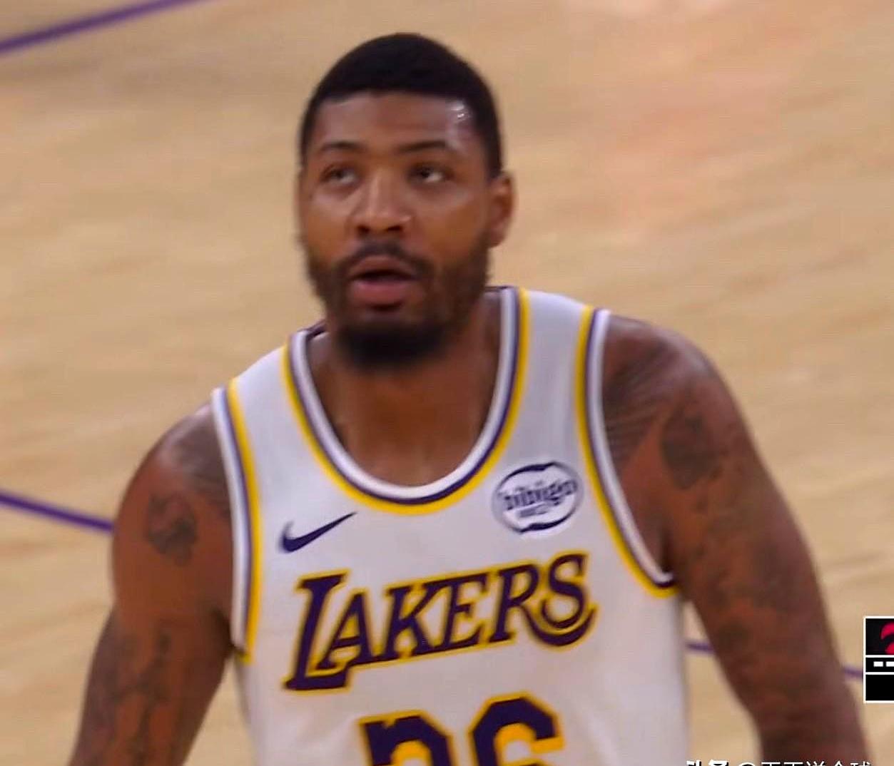 湖人104-112快船，爆了个大冷！
 
你刚看完直播，心里咯噔：双星齐出，咋还