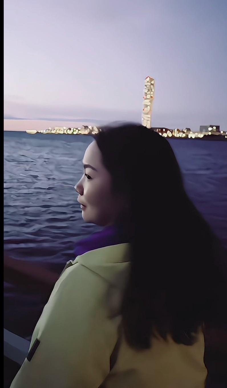 感谢佳佳，对莎莎的陪伴，以及爱护，关心，我们都看在眼里，佳佳小美女，非常善良是莎