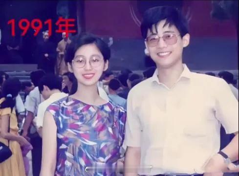 90年代初的名牌大学生，快退休了，腹有诗书气自华，气质真好，既使老了，也那么优雅